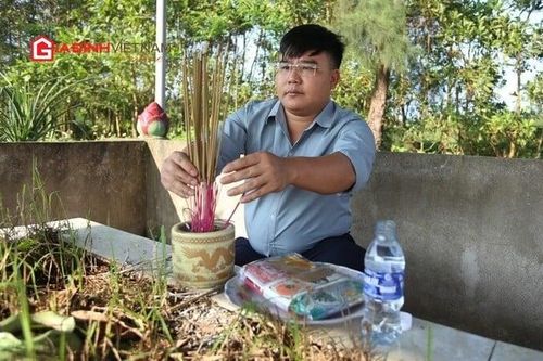 Chuyện rơi nước mắt sau ngôi mộ 2 chị em người Trung Quốc trôi dạt vào biển Hà Tĩnh