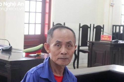 Can ngăn chuyện trả tiền rượu, người đàn ông đâm bạn nhậu tử vong