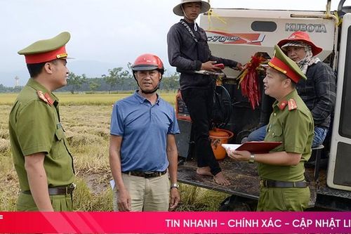 Bình ổn giá thuê máy gặt, giúp nông dân thuận lợi thu hoạch lúa xuân