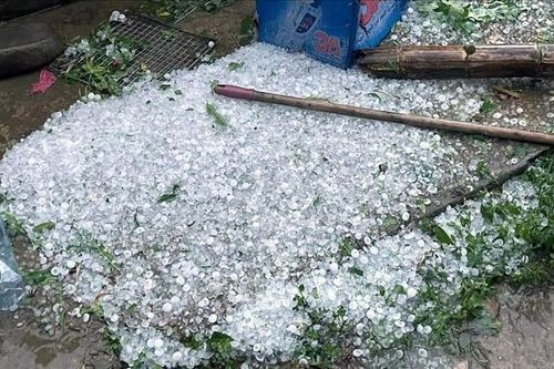 Thời tiết giao mùa: Cảnh báo dông sét, mưa đá