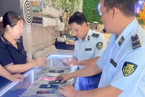 Kiên Giang: Xử phạt 3 cơ sở kinh doanh điện thoại nhập lậu ở Phú Quốc
