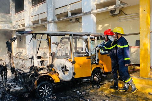 40 xe điện bị cháy rụi ở Hội An