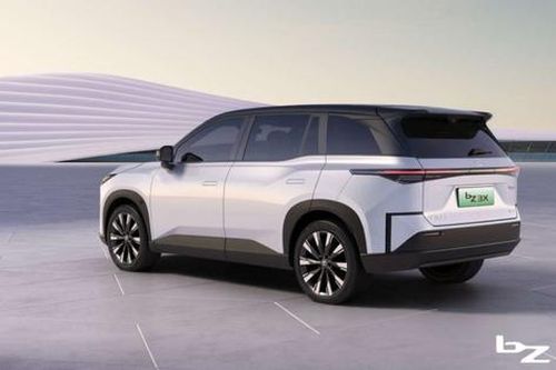 Cặp đôi xe điện Toyota ra mắt tại triển lãm ô tô Bắc Kinh