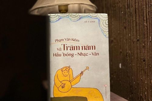 Phạm Văn Kiêm và trăm năm hầu bóng - nhạc – văn