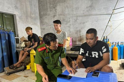 Triệt phá kho sang chiết khí cười dưới vỏ bỏ hoang