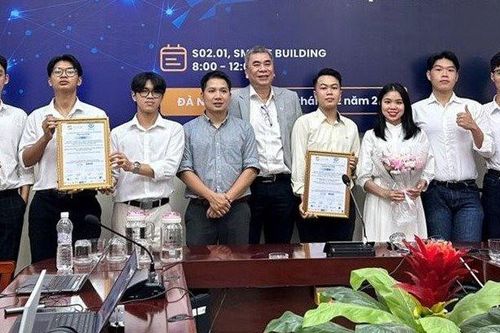 Sinh viên Trường Đại học Bách khoa đoạt giải công nghệ quốc tế