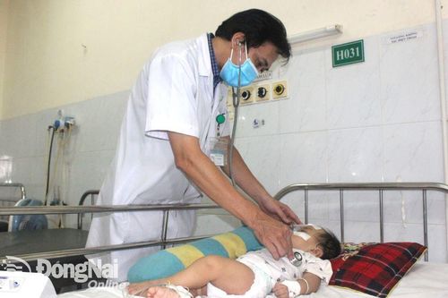 Số ca mắc bệnh tay chân miệng tăng vọt so với năm ngoái