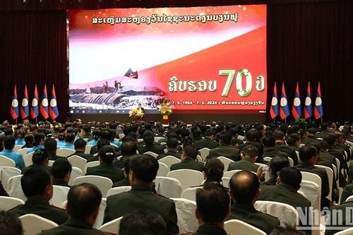 Lào tổ chức mít-tinh trọng thể kỷ niệm 70 năm Chiến thắng Điện Biên Phủ