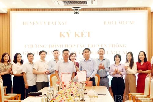 Báo Lào Cai và Huyện ủy Bát Xát ký kết chương trình hợp tác truyền thông giai đoạn 2024 - 2025