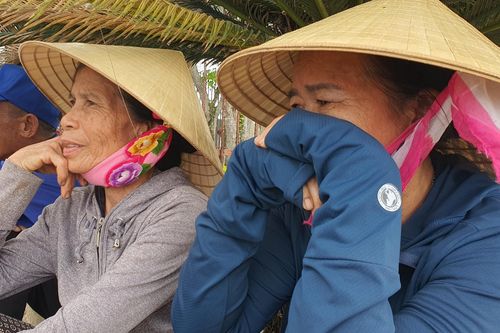 Làng biển những ngày chờ tin