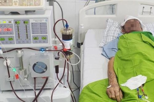 Dùng thuốc không theo hướng dẫn của bác sĩ, người đàn ông mắc bệnh cực hiếm