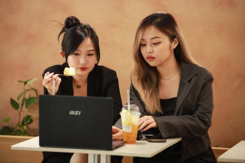 Lý do quán cà phê TP.HCM, Hà Nội không cấm khách dùng laptop