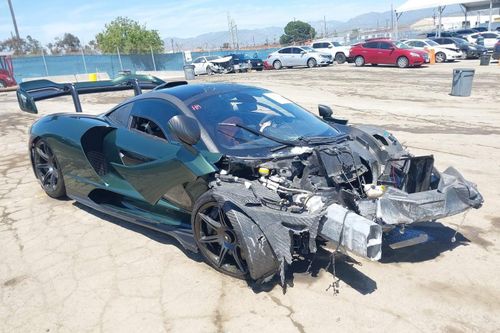 Cận cảnh chiếc McLaren Senna độc nhất thế giới sau tai nạn tại Mỹ