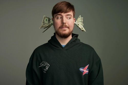 MrBeast tặng 26 xe điện Tesla cho fan