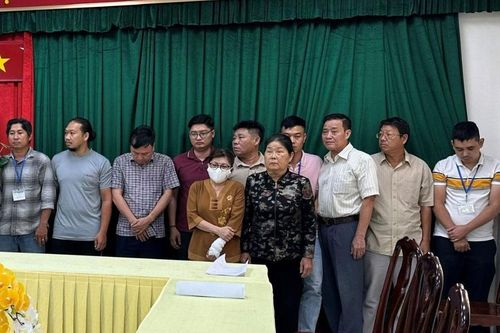 Khởi tố 23 bị can trong đường dây buôn lậu hơn 200 triệu lít xăng