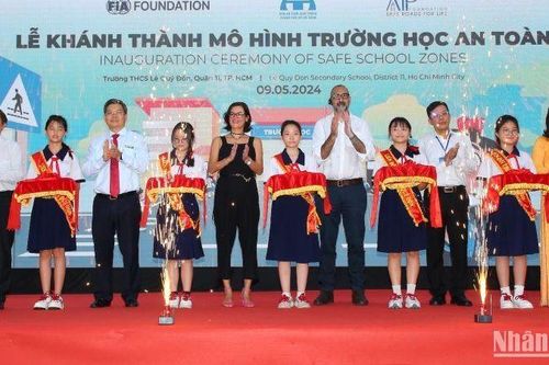 Thành phố Hồ Chí Minh khuyến khích học sinh đi bộ hoặc đi xe đạp đến trường