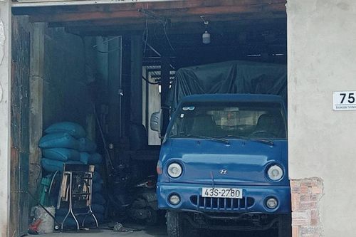 'Nóng người' vì xưởng đá lạnh!