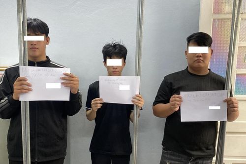 Chôm cán cờ để chế hung khí