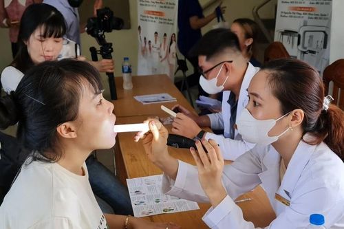 Hơn 500 công nhân được khám sức khỏe miễn phí