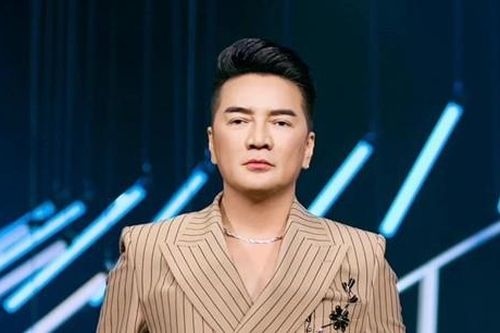 Đàm Vĩnh Hưng xin lỗi về ồn ào trang phục biểu diễn