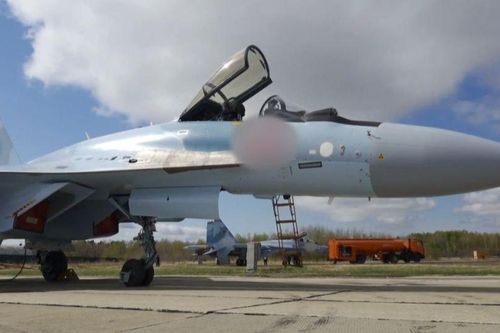 Hình ảnh Lực lượng hàng không vũ trụ nhận máy bay chiến đấu Su-35S mới