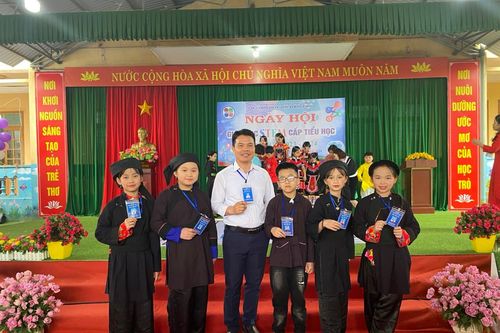 Xây dựng trường học hạnh phúc từ sự yêu thương và tôn trọng