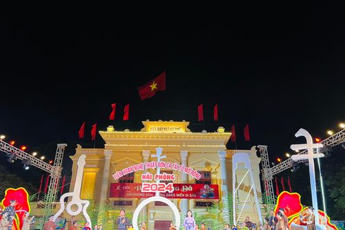 Hải Phòng: Đông đảo người dân dự xem Liên hoan nghệ thuật Đờn ca tài tử