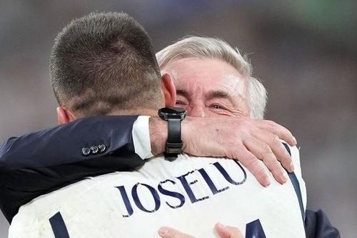Hình ảnh Joselu vui mừng xúc động cùng Real Madrid vào chung kết Champions League