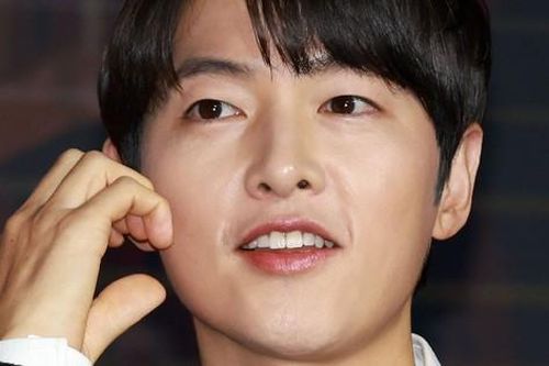 Song Joong Ki bị mỉa mai