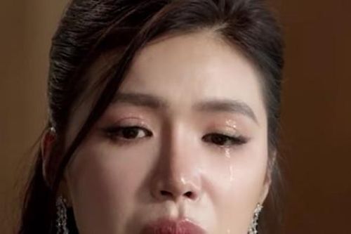 Showbiz 9/5: Minh Tú khóc nói về đám cưới vội