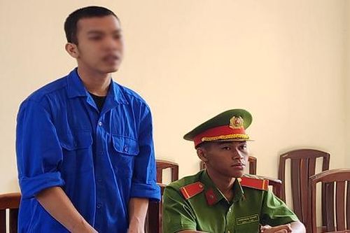 Mua súng về chụp ảnh đăng lên mạng xã hội