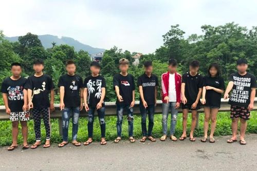 Khởi tố nhóm thanh thiếu niên đi xe máy bốc đầu trên cao tốc