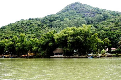 Nhà cũ - bến sông xưa