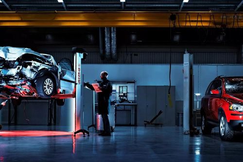 Chỉnh sửa ảnh xe tai nạn ô tô để lừa công ty bảo hiểm