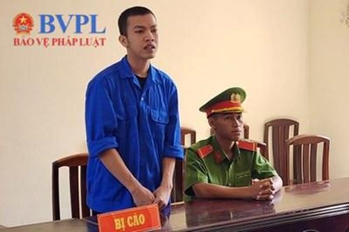 Bị phạt 12 tháng tù vì 'khoe' hình vũ khí trên mạng xã hội