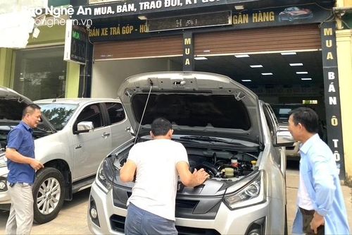 Sôi động thị trường xe ô tô 'lướt' ở Nghệ An