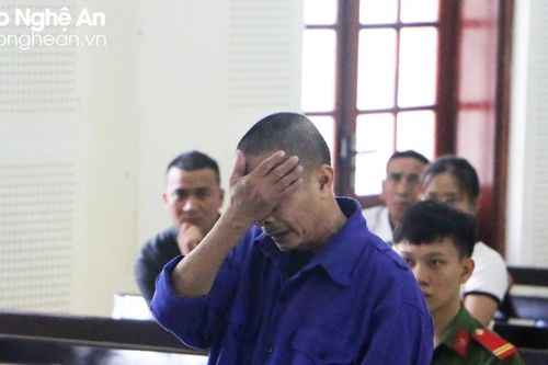 Dùng dao chém hàng xóm vì bị nghi đập vịt… gãy chân