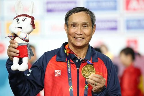 HLV Mai Đức Chung trở lại dẫn dắt đội tuyển bóng đá nữ Việt Nam, chuẩn bị cho SEA Games 33