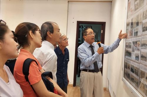 TP Hồ Chí Minh: Khai mạc triển lãm 'Hành trình theo chân Bác Hồ qua bưu ảnh'