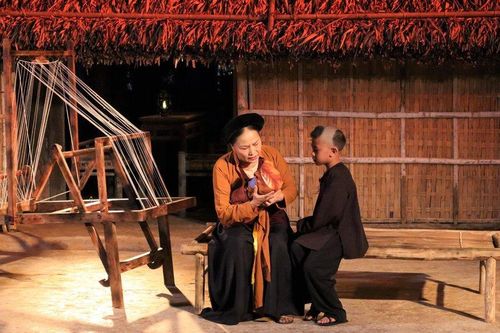 Xúc động Chương trình nghệ thuật 'Làng Sen nuôi chí lớn'