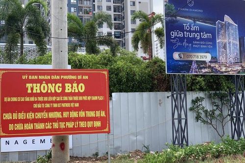 Cắm lại biển cảnh báo trước dự án Charm Diamond sau phản ánh của Người Đưa Tin