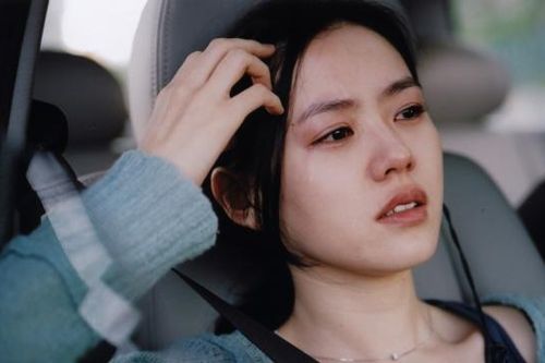 Tình cờ đọc tin nhắn của chồng, tôi cay đắng khi phát hiện sự thật về người đầu ấp tay gối bấy lâu nay