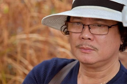 Nam diễn viên nổi tiếng kể kỉ niệm bị khán giả ném đá đuổi khỏi sân khấu vì lí do bất ngờ