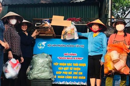 'Ngôi nhà xanh' của rác thải tái chế