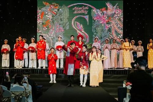 Mãn nhãn với workshop make-up 'Đám cưới miền Tây', quy mô hơn 1.000 người của Master Sang Lê