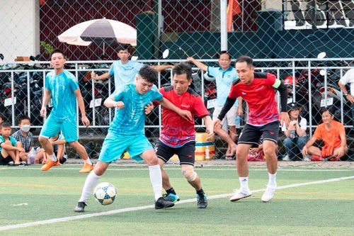 Sôi nổi bóng đá phong trào