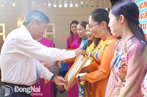 Nhân rộng các điển hình tốt trong học tập Bác và phong trào Giỏi việc nước, đảm việc nhà