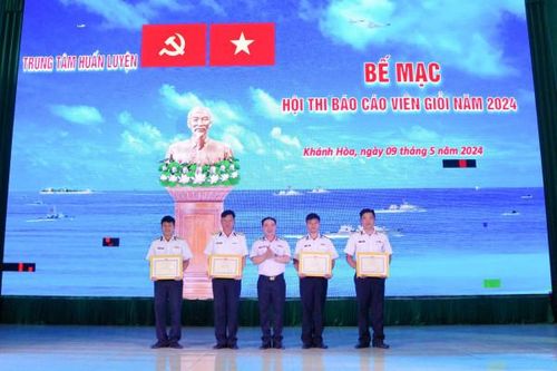 Trung tâm Huấn luyện Vùng 4 Hải quân: Tổ chức Hội thi báo cáo viên giỏi