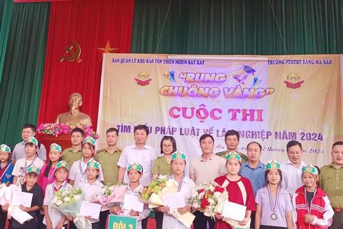 Gần 2.000 học sinh Bát Xát được tuyên truyền pháp luật về lâm nghiệp