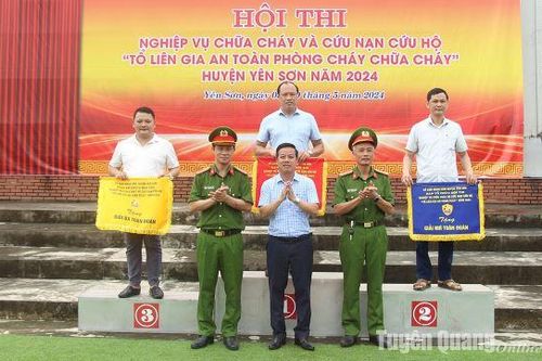 Hơn 200 thí sinh tham gia Hội thi nghiệp vụ chữa cháy và cứu nạn cứu hộ 'Tổ liên gia an toàn PCCC' huyện Yên Sơn